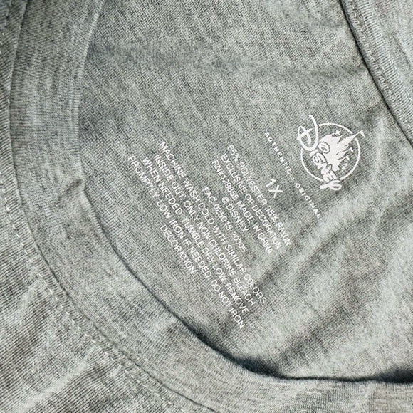 Bundle 2 items for $15! Disney Mickey Sleeveless Tee 1X - Picture 4 of 5